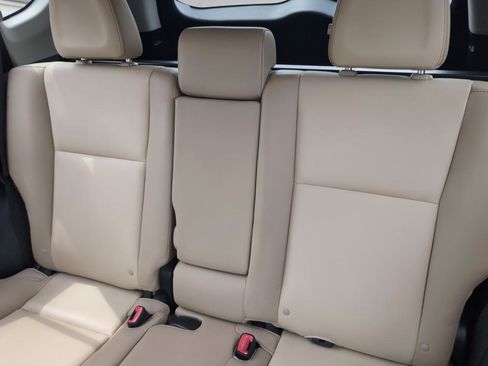 Used 2013 Toyota RAV4 Limited AWD/4WD image 28