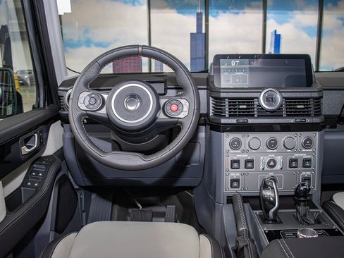 Used 2025 INEOS Grenadier Fieldmaster Edition image 16