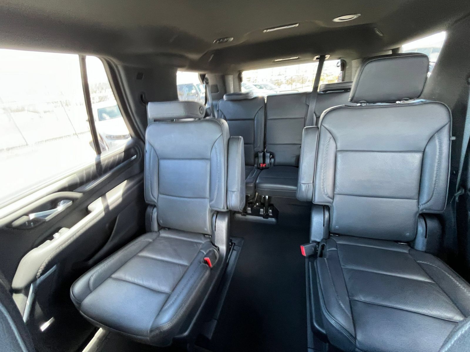 Used 2023 GMC Yukon Denali RWD image 40