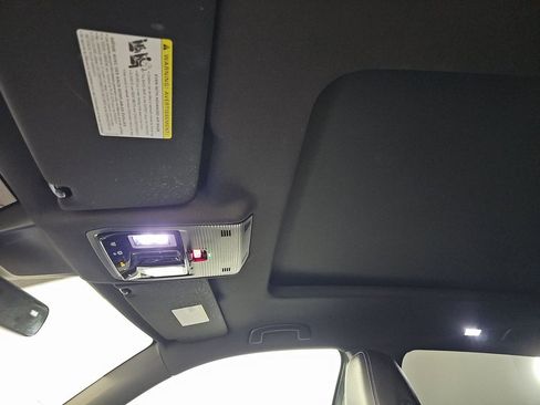 Used 2024 Volkswagen Atlas Cross Sport SE w/ Panoramic Sunroof Package image 8