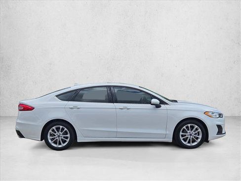 Used 2020 Ford Fusion SE FWD image 4