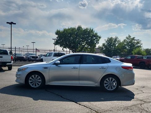 Used 2016 Kia Optima EX image 7