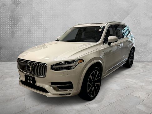 Used 2023 Volvo XC90 B6 Plus w/ Protection Package Premier AWD/4WD image 4