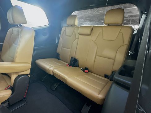 Used 2020 Kia Telluride SX w/ Towing Package FWD image 30