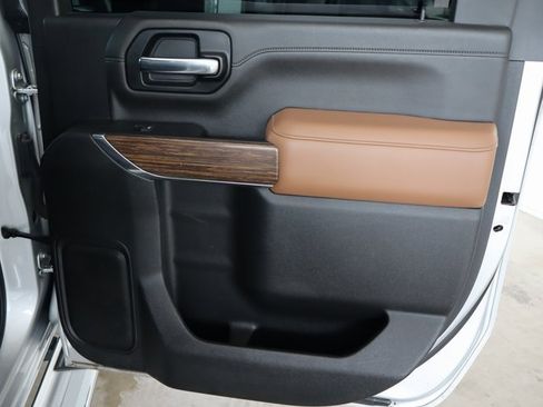 Used 2020 Chevrolet Silverado 3500 High Country w/ Technology Package image 47