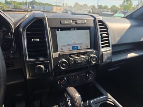 Used 2019 Ford F150 XLT w/ Equipment Group 302A Luxury AWD/4WD image 13