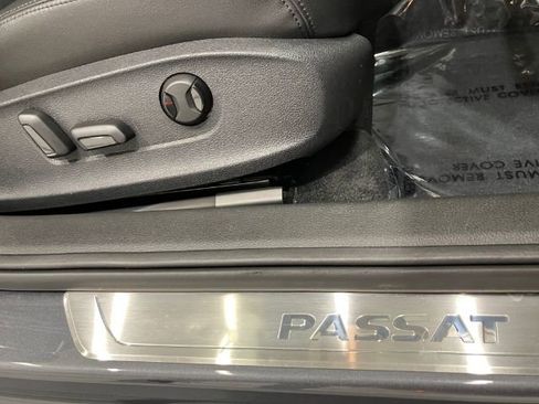 Used 2014 Volkswagen Passat TDI SEL Premium FWD image 45
