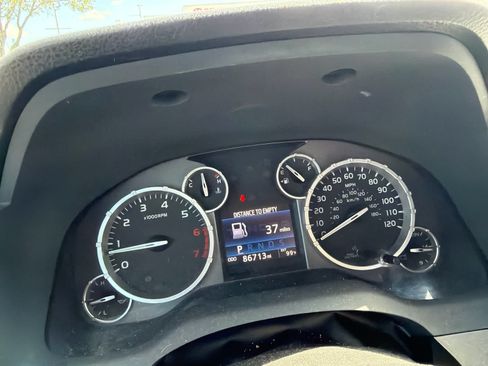 Used 2016 Toyota Tundra SR5 w/ SR5 Upgrade Package RWD image 6