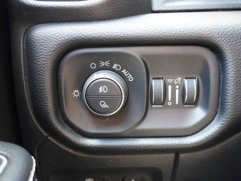 Used 2020 RAM 1500 Laramie AWD/4WD image 35