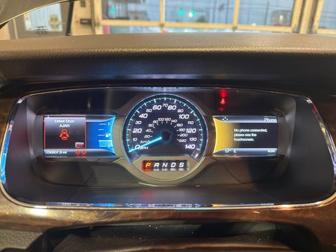 Used 2017 Ford Taurus Limited FWD image 17