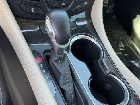 Used 2020 Buick Envision Essence w/ LPO, Active Package FWD image 28