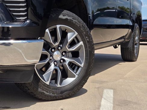Used 2023 Chevrolet Silverado 1500 LT AWD/4WD image 8