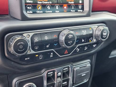 Used 2021 Jeep Wrangler Unlimited Rubicon w/ Dual Top Group AWD/4WD image 21