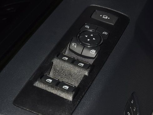 Used 2022 Ford F450 Platinum w/ FX4 Off-Road Package image 53