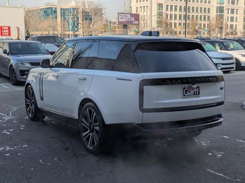 Used 2023 Land Rover Range Rover SE image 5