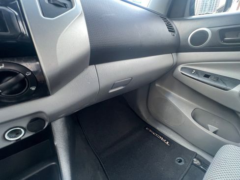 Used 2015 Toyota Tacoma 4x4 Access Cab V6 w/ TRD Off-Road Package image 20