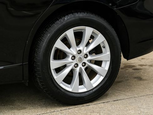 Used 2013 Toyota Venza LE w/ LE Convenience Pkg image 54