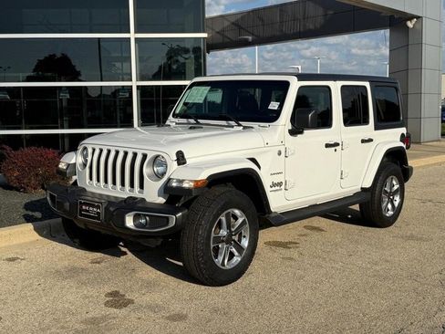 Used 2020 Jeep Wrangler Unlimited Sahara image 7