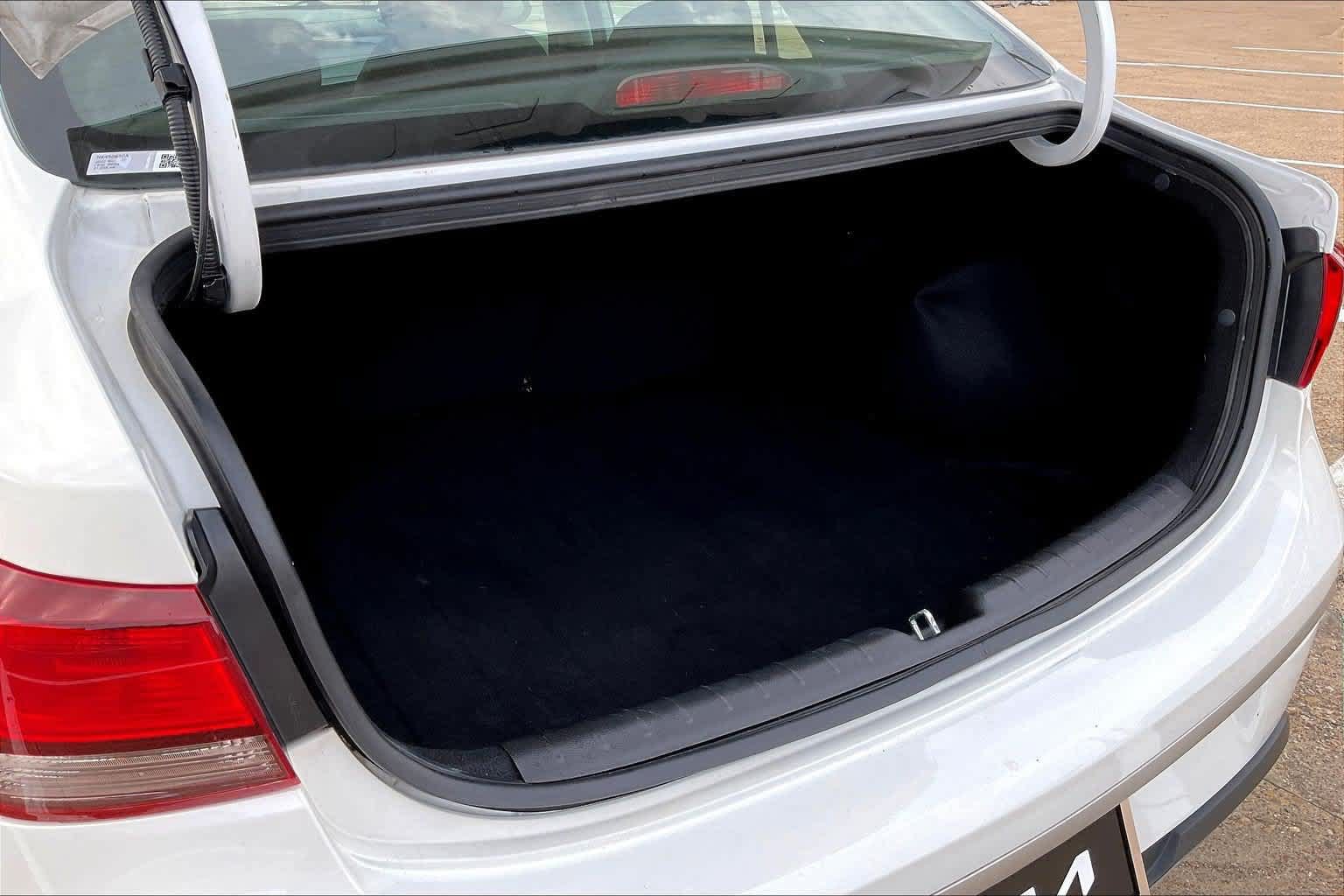 Certified 2022 Kia Rio S FWD image 17