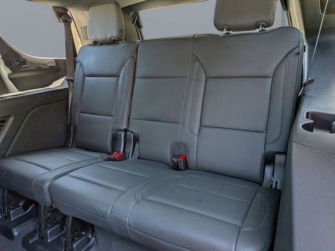 Used 2024 Chevrolet Tahoe Z71 w/ Luxury Package AWD/4WD image 14