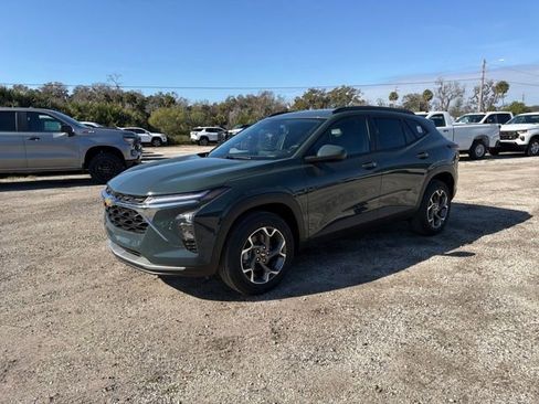 New 2026 Chevrolet Trax LT w/ Driver Confidence Package image 2