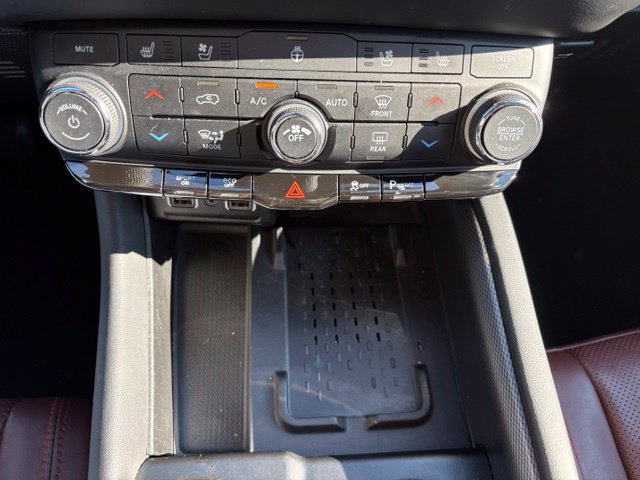 Used 2025 Dodge Durango R/T AWD/4WD image 35