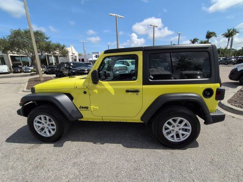 Used 2023 Jeep Wrangler Sport AWD/4WD image 8