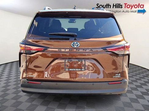Certified 2021 Toyota Sienna XLE w/ XLE Plus Package AWD/4WD image 5