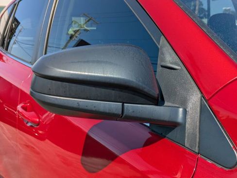Used 2017 Toyota RAV4 LE FWD image 13