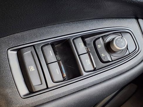 Used 2022 Subaru Outback Premium image 19