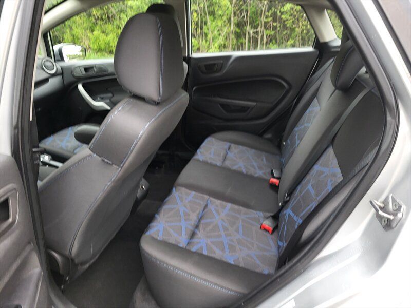 Used 2013 Ford Fiesta SE FWD image 13