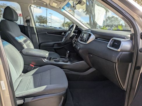 Used 2018 Kia Sorento L image 27