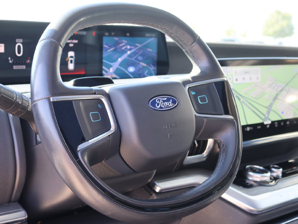 Used 2025 Ford Expedition Platinum AWD/4WD image 28