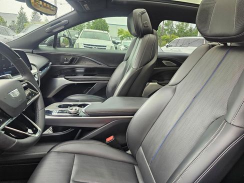 Used 2023 Cadillac Lyriq 2WD image 25