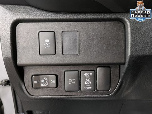 Used 2021 Toyota Tacoma TRD Off-Road w/ TRD Premium Off Road Package AWD/4WD image 21