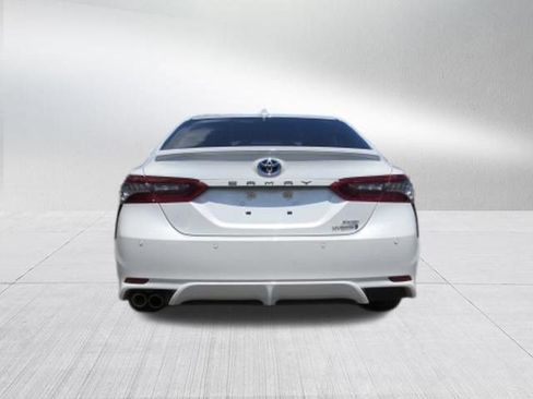 Used 2021 Toyota Camry XSE w/ Navigation Upgrade Package FWD image 4