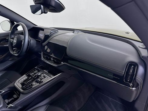 Used 2025 Aston Martin DBX 707 image 29