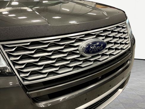 Used 2019 Ford Explorer Platinum AWD/4WD image 34