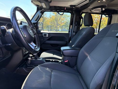 Used 2020 Jeep Wrangler Unlimited Sahara w/ Uconnect 4C Nav & Sound Group AWD/4WD image 10