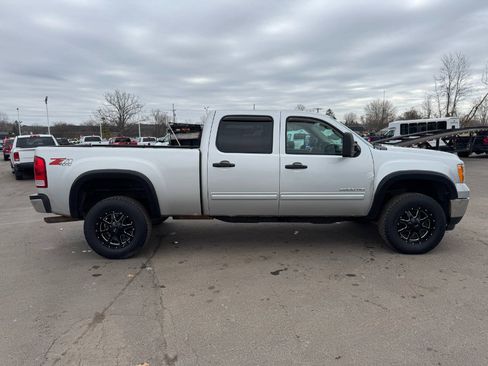 Used 2011 GMC Sierra 2500 SLE w/ SLE Preferred Package image 6