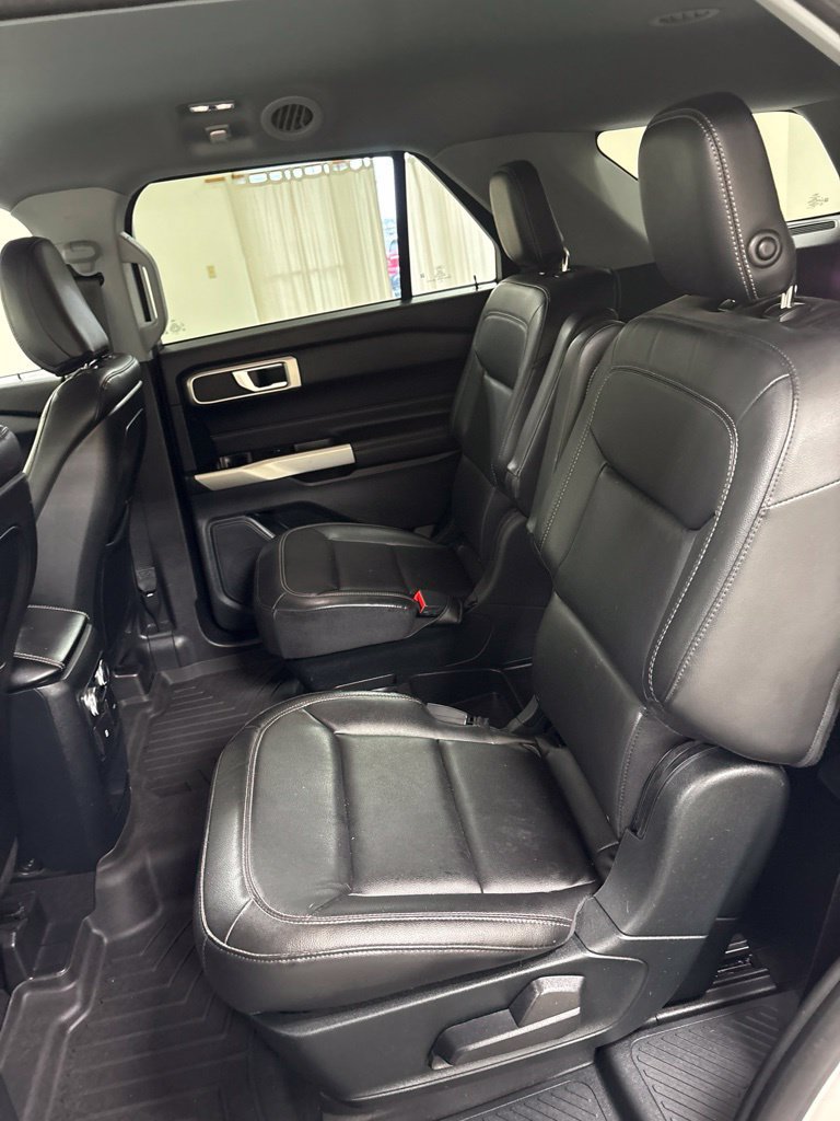 Used 2020 Ford Explorer XLT w/ Equipment Group 202A AWD/4WD image 21