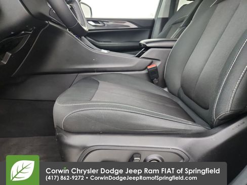 Certified 2023 Jeep Grand Cherokee Laredo image 20