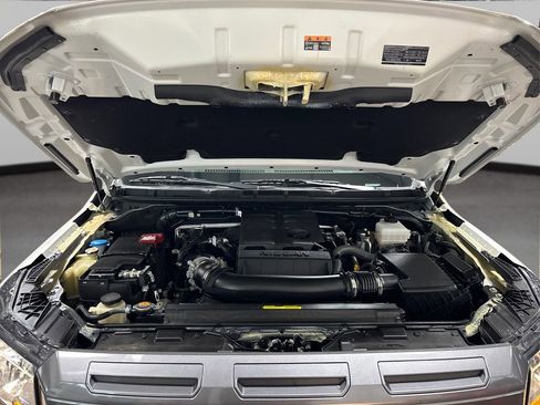 Used 2025 Nissan Frontier SV image 13