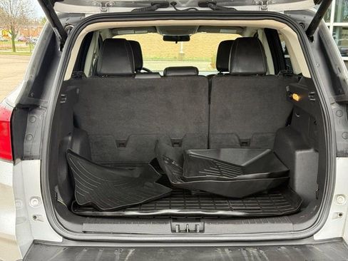 Used 2019 Ford Escape SEL AWD/4WD image 9