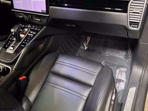 Used 2019 Porsche Cayenne S AWD/4WD image 24