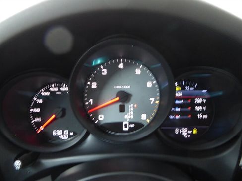 Used 2021 Porsche Macan S AWD/4WD image 12