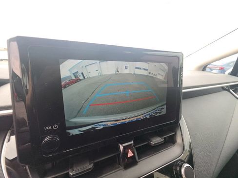 Used 2024 Toyota Corolla LE FWD image 21