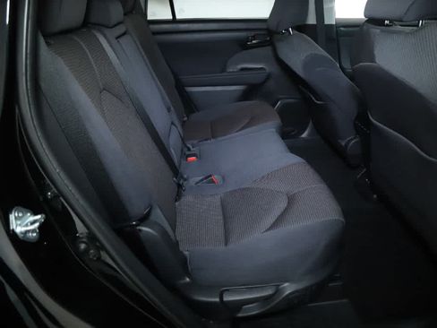 Used 2023 Toyota Highlander L FWD image 32