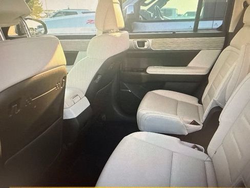 Used 2025 Hyundai Santa Fe Calligraphy AWD/4WD image 10