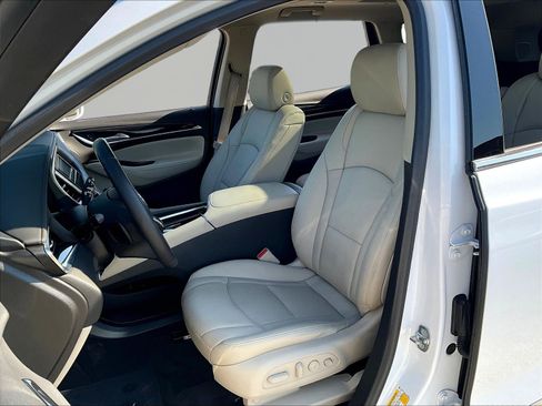 Used 2020 Buick Enclave Premium w/ Sun and Sites Package FWD image 21